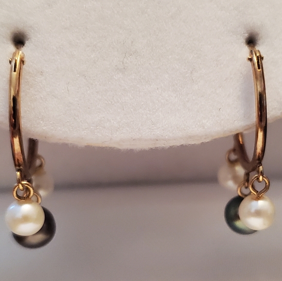 Pearl earrings. - Picture 7 of 8